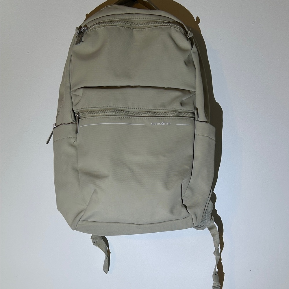 Samsonite Better than Basic Backpack with Front Z… - image 1